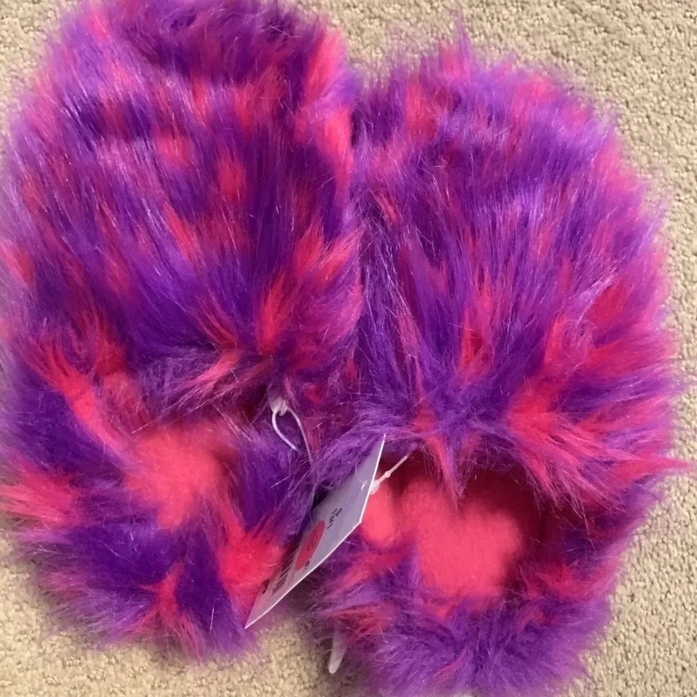 NWT big girls purple/pink furry slippers 2 sizes available 2/3& 4/5